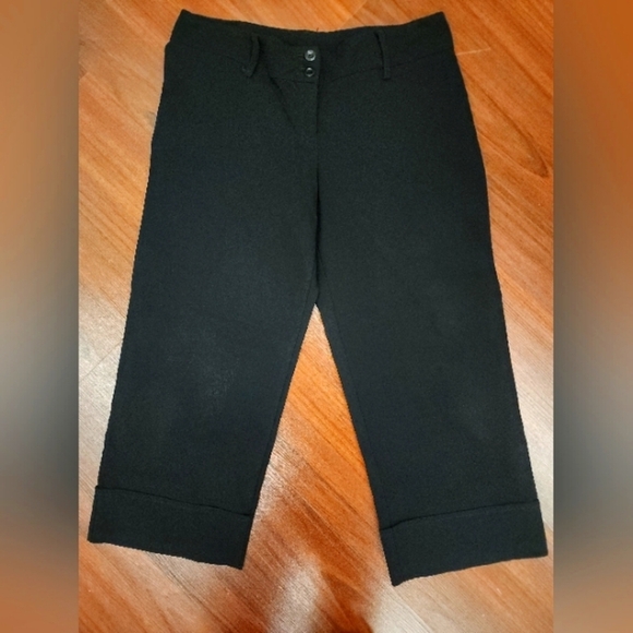 🌼BCX Womens Size 7 Career Cropped Capri Pants Black EUC - Picture 2 of 9